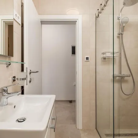 Apartamento Marina -1st Row To The Sea With Private Parking