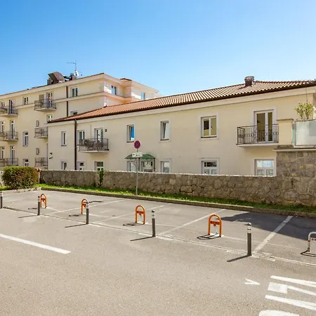 Apartamento Marina -1st Row To The Sea With Private Parking Opatija