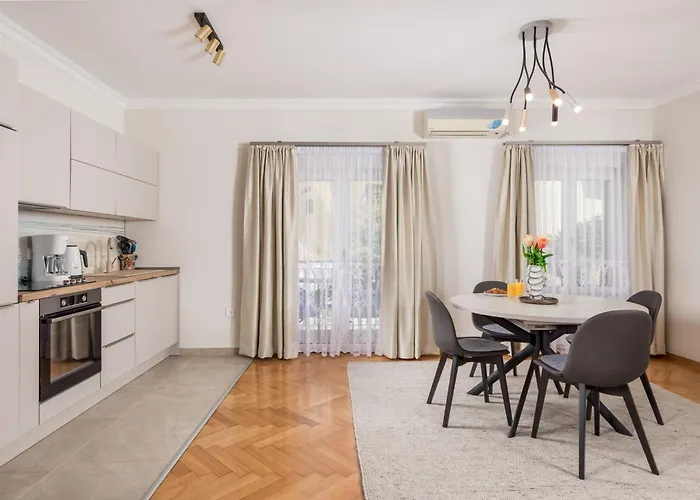 Marina -1st Row To The Sea With Private Parking *