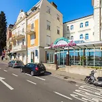 Marina -1st Row To The Sea With Private Parking Opatija