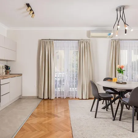 Marina -1st Row To The Sea With Private Parking *