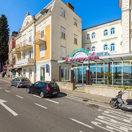 Marina -1st Row To The Sea With Private Parking Opatija