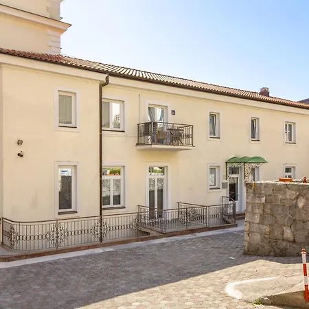 Appartement Marina -1st Row To The Sea With Private Parking