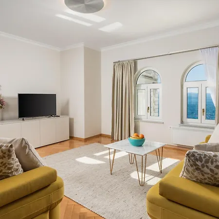 Marina -1st Row To The Sea With Private Parking *