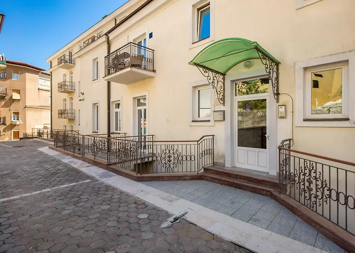 Marina -1st Row To The Sea With Private Parking Apartman