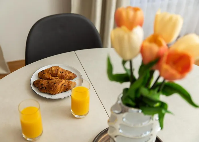 Marina -1st Row To The Sea With Private Parking